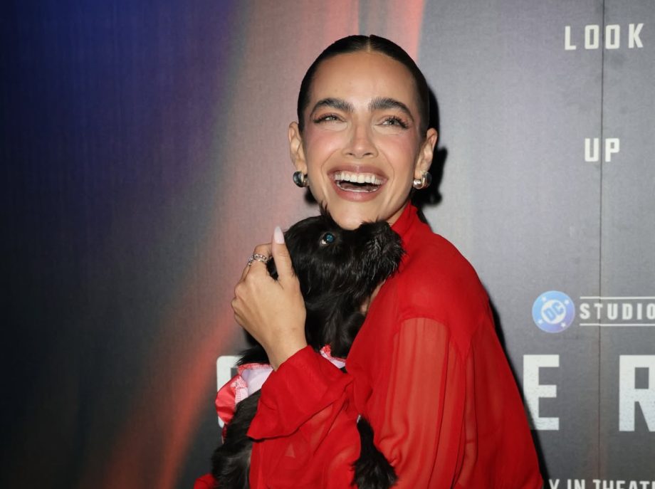 María Gabriela de Faría adopta un cachorro en Miami durante estreno de Superman