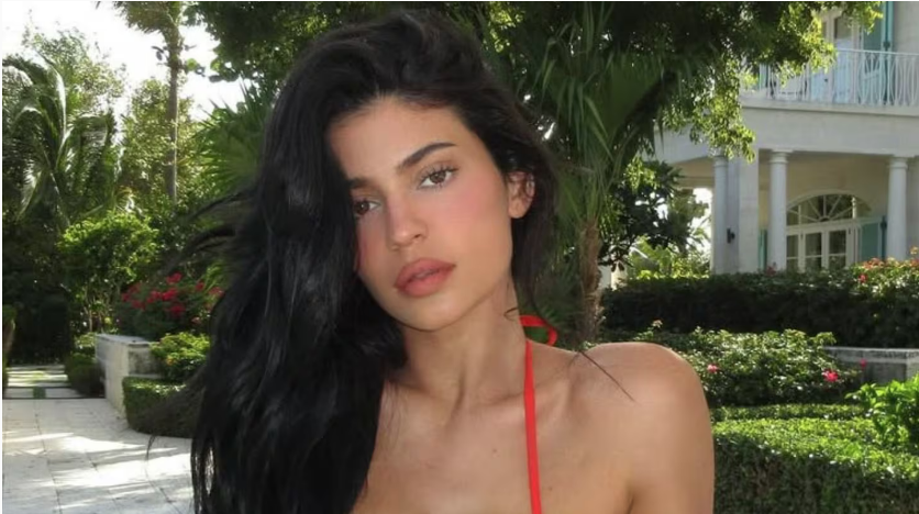 Kylie Jenner desata furor en redes al hablar español… con sabor venezolano