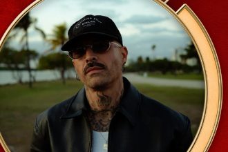 MIKE BAHÍA CELEBRA NUEVA NOMINACIÓN AL LATIN GRAMMY