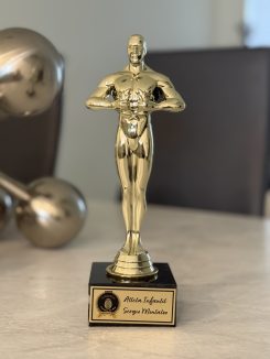 Sergio Montalvo gana premio internacional en Miami