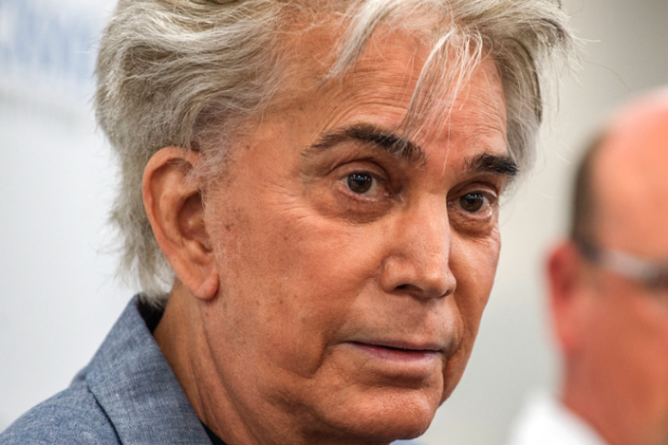 El Puma es bajado de un avión rumbo a Miami tras pelea