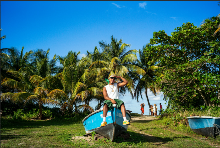 Myke Towers alcanza #1 en Billboard Latin Airplay con “Tengo Celos”